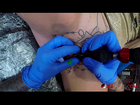 ❤️ Ekstreme tatuita varmulo Sully Savage ricevis tatuon sur sia klitoro Seksofilmeto ĉe eo.javarchive.top ☑